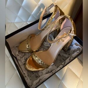 Lulu's Gold Glitter Women's Heels